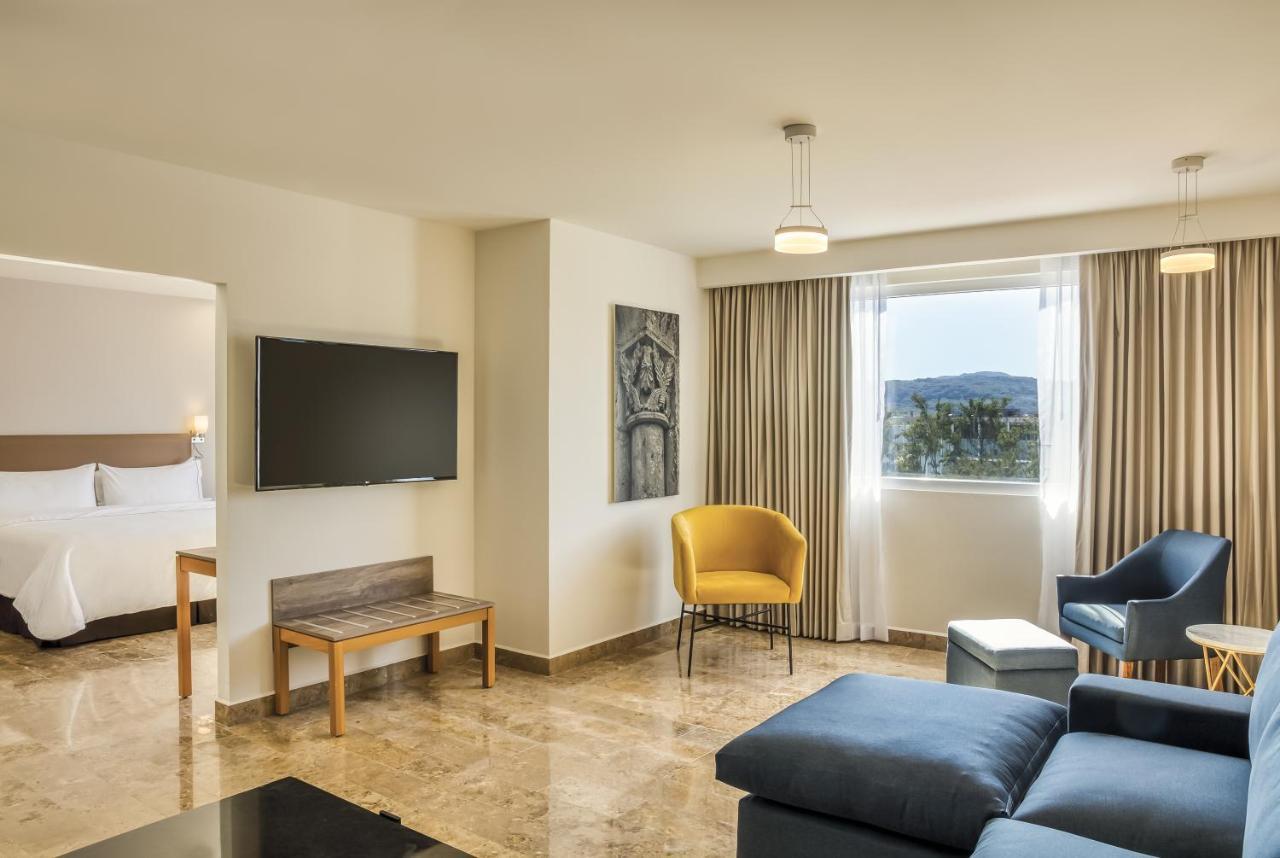 Fiesta Inn Guadalajara Periferico Poniente 萨波潘 外观 照片