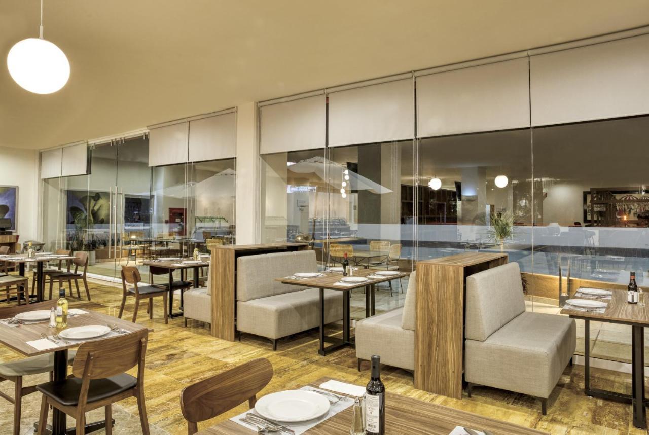 Fiesta Inn Guadalajara Periferico Poniente 萨波潘 外观 照片