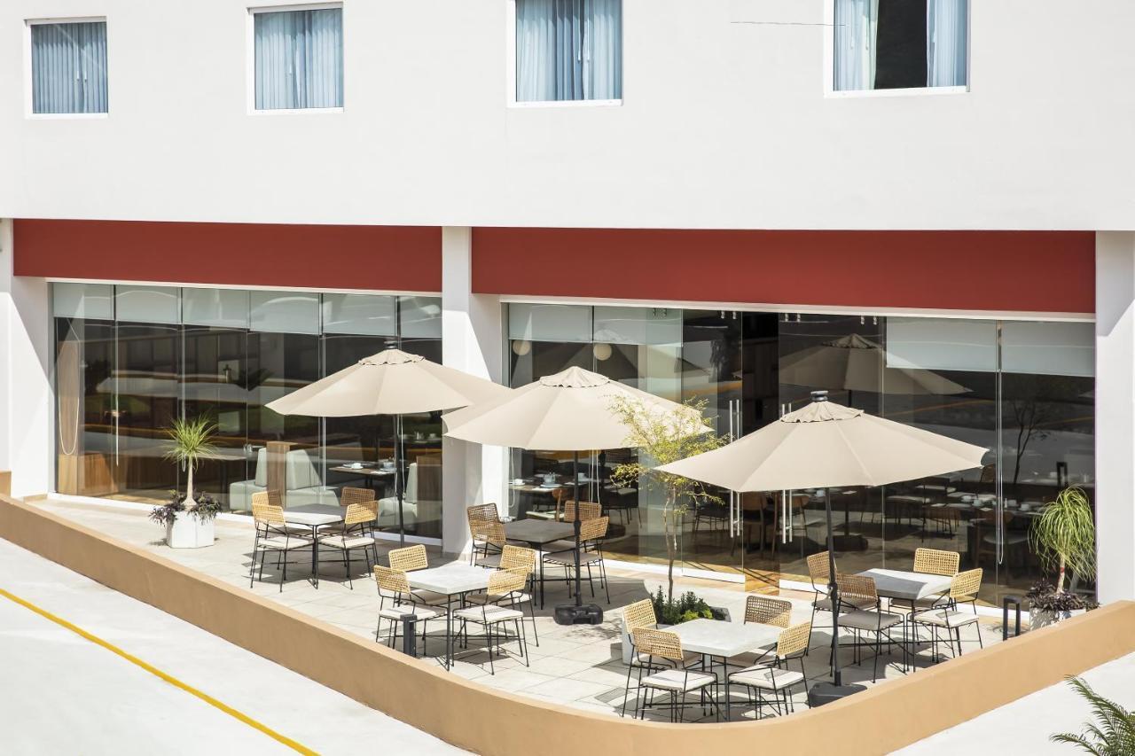 Fiesta Inn Guadalajara Periferico Poniente 萨波潘 外观 照片